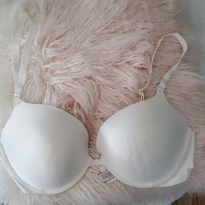 Victoria's Secret 36DD push up bra